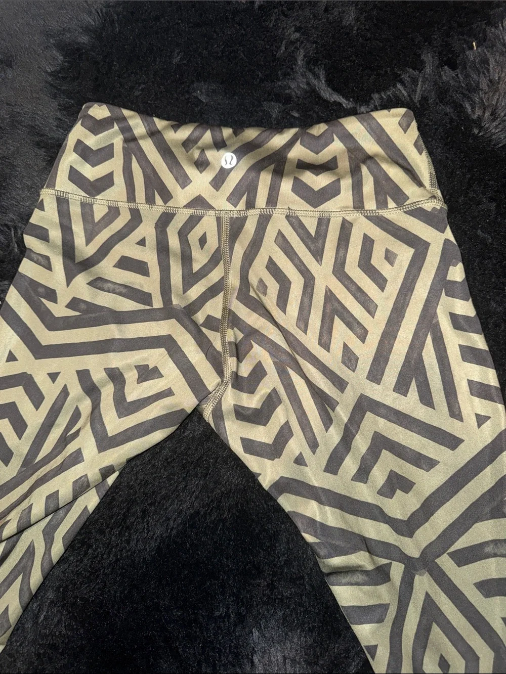 Lululemon Wunder Under Pant — Chevron Shuffle Fatigue Green / Black (Size 6)